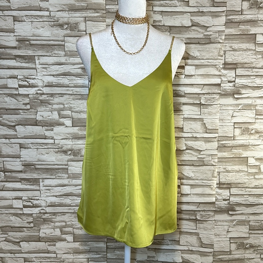 CUPCAKES & CASHMERE Chain straps top